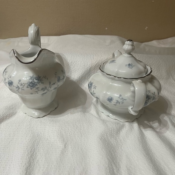 Johann Haviland Blue Garland Cream and Sugar Set - Picture 2 of 10